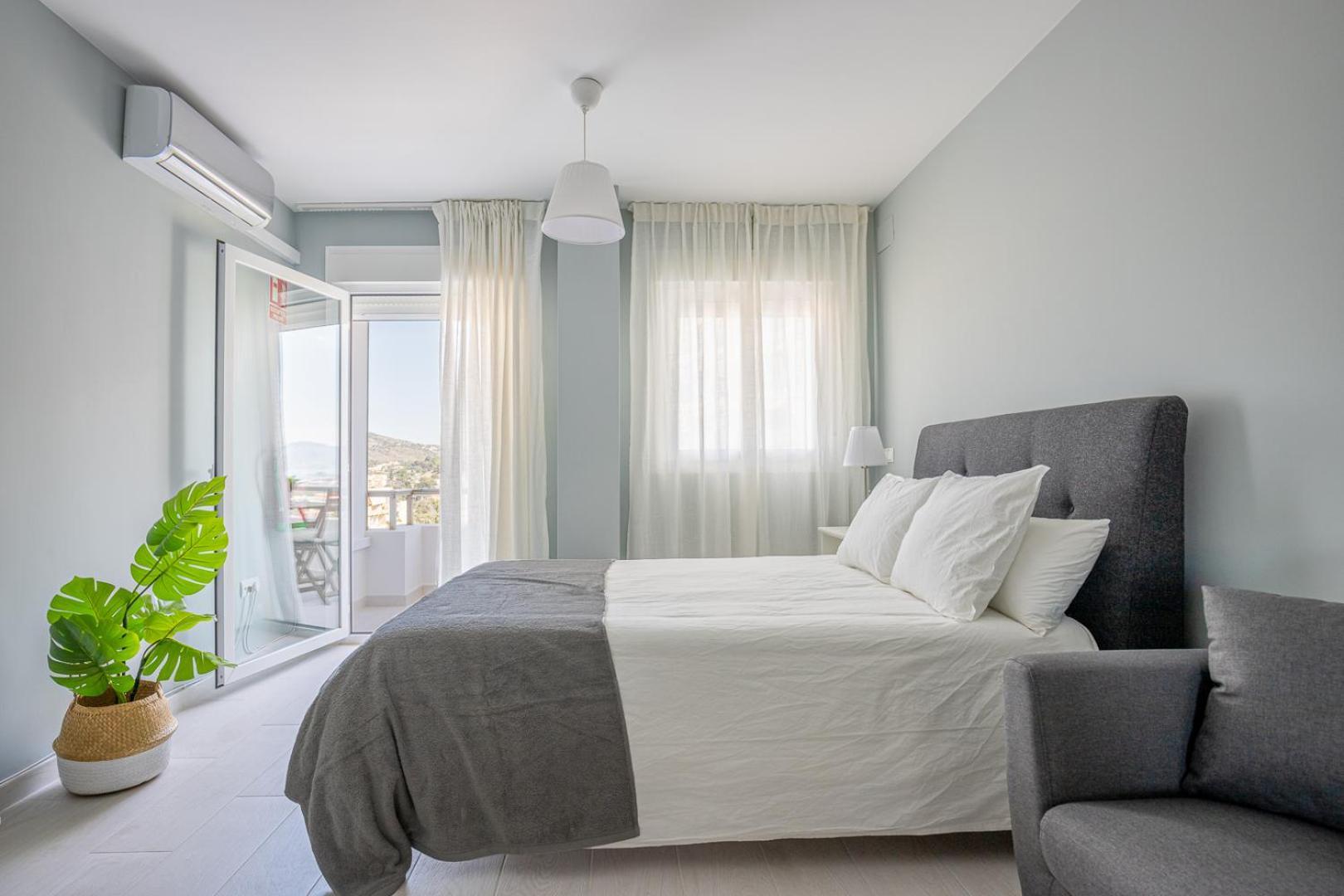 Ver923 - Terraza, Vistas Al Mar, Wifi, Smart Tv, Piscinas, Centro A 150 Metros, Playa A 600 Metros * Torremolinos